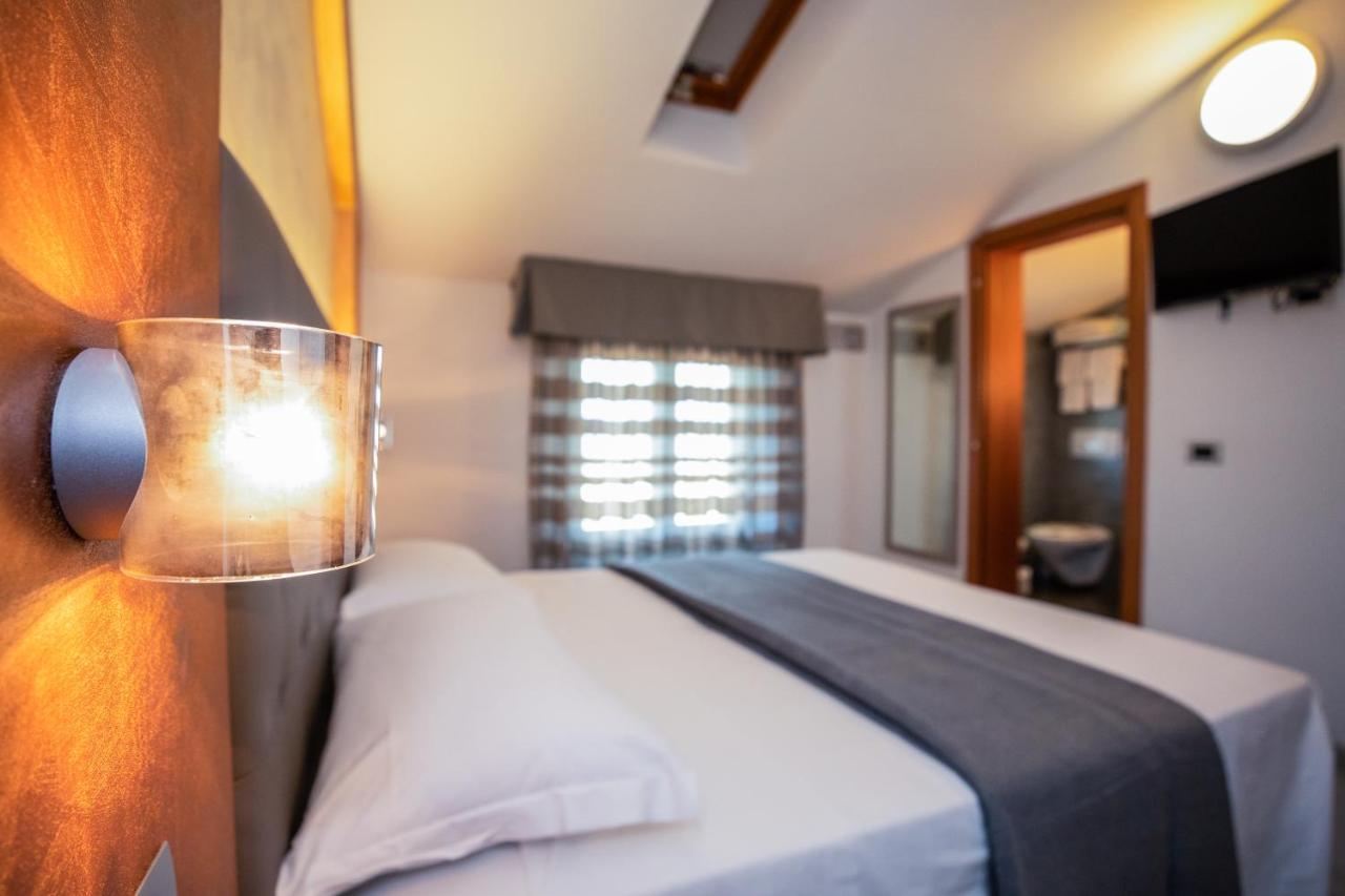 Hotel Gabbiano ริมินี ภายนอก รูปภาพ
