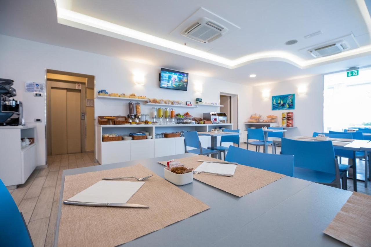 Hotel Gabbiano ริมินี ภายนอก รูปภาพ