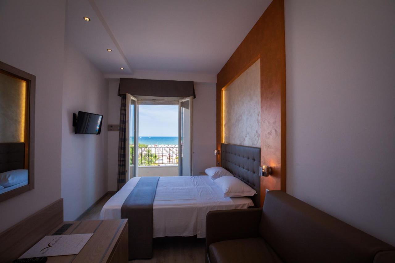 Hotel Gabbiano ริมินี ภายนอก รูปภาพ